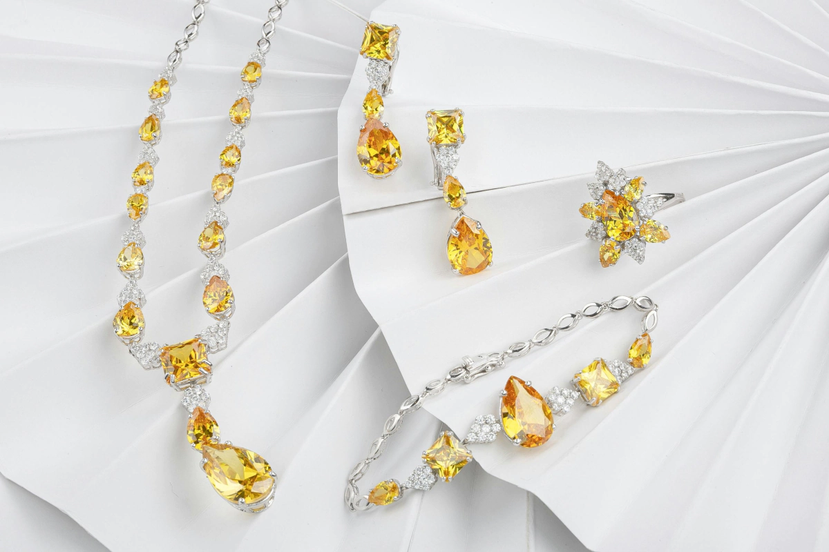 November’s Birthstones – Topaz and Citrine: A Little Sunshine, a Lot of Sparkle